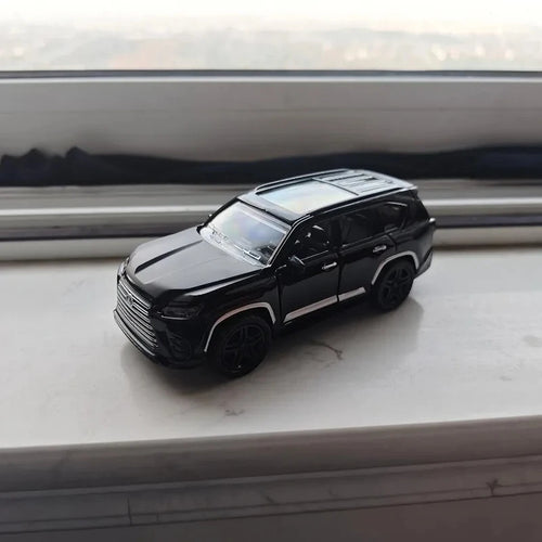 1:32 Scale Lexus LX600 Diecast Alloy SUV Model Luxury Off-Road Vehicle for Collection Gift Home Decoration Ornament